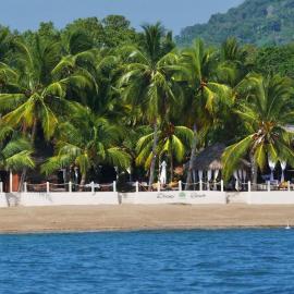 Doany Beach, hotel sa Antafondro