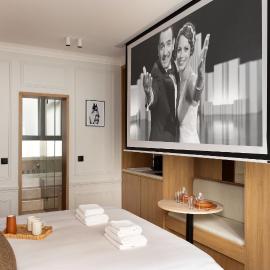 Love room avec Jacuzzi & Cinema-Gare Mont Parnasse