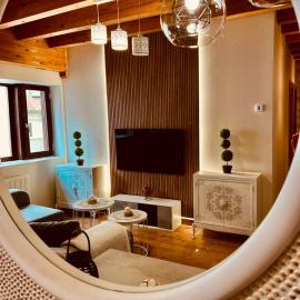El Capricho de Claudia_ Apartamentos Burgos Catedral