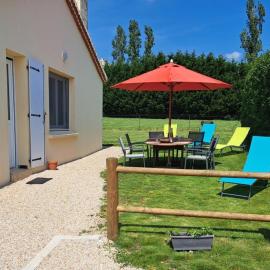 Gîte entre mer et campagne, proche Sables d'Olonne, hotel en Vairé