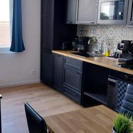 "Le Royan" appartement proche gare et plage, hotel in Royan