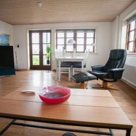 Spacious 2 bedroom apartment downtown with a view