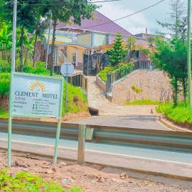 CLEMENT MOTEL, hotell sihtkohas Rutsiro
