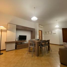 Ampio appartamento vicino all'autodromo - Ample apartment near the racing circuit