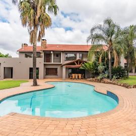 150 Jacaranda Guesthouse, hotel a Midrand