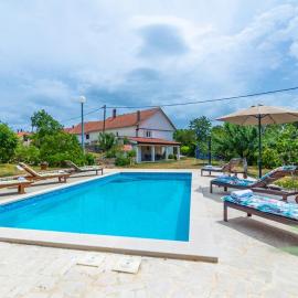 Holiday house Mia with pool
