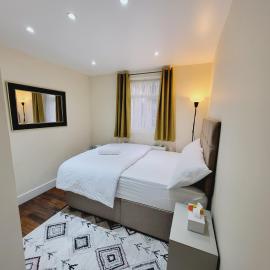 Modern En-Suite Garden View Room