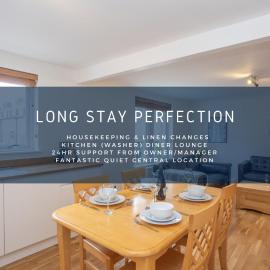 Out LEZ Zone, Free Allocated Parking Space at Rear Entrance, Fast WIFI, Ideal for Long Term Contractor, Corporate, etc Stays, Housekeeping Option, Dwellcome Home Ltd 2 King Beds West End Apt, Half Mile to Union Street yet Quiet - See Site for Assurance
