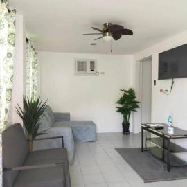 Casa Bugambilia Downstairs Unit, hotel i Balamban