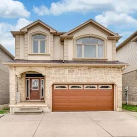Huge Family home sleeps 14 with 5 parking spots, hôtel à Kitchener
