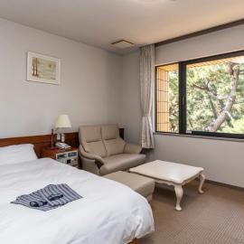 琴弾荘, hotel sa Kanonji