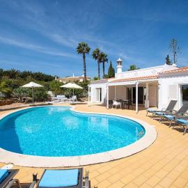 Pomba beautifully renovated with heated pool!