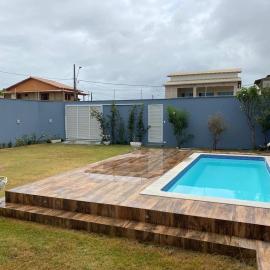 Casa Guriri com piscina ao lado da praia excelente localização, hotel in São Mateus
