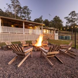Bellbird Rise Off-Grid Cottage, hotel in Conondale