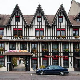 Hotel de Normandie, hotel v mestu Évreux