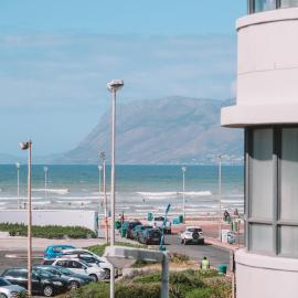 Sonder Surf - Modern Apartment with Ocean View