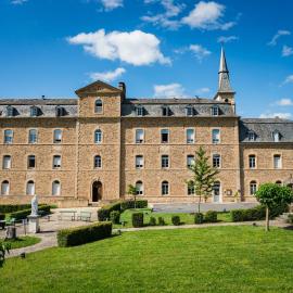 Accueil du Couvent de Malet, hotel en Saint-Côme-dʼOlt