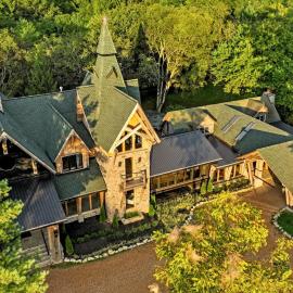 Extraordinary Manor at Dark Horse Estate, hotel v destinaci Franklin