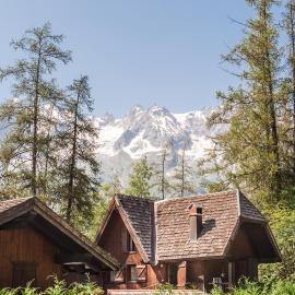 Parcheggio-Camino-8pax - Chalet immerso nella Natura