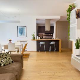 Casa di Bianca - Modern & Spacious Home with Jacuzzi - Valpolicella, viešbutis mieste Pedemonte