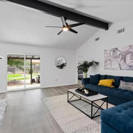 Super Comfy Home with Hot Tub!, hotel in Round Rock