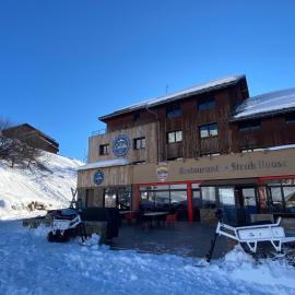 Hôtel & Spa Les Carrettes: Valmeinier şehrinde bir otel