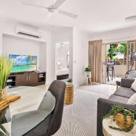 Lux Resort Cairns I 9 Pools I BBQ I On-site Shop