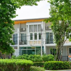 Garden House for 10 Guests near Safari World