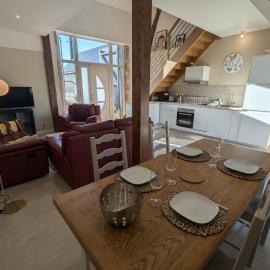 Maison de charme rénovée au cœur du Val de Loire avec parking et wifi inclus - FR-1-590-526, hotel Chaingy városában