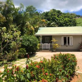 Sunbird Bungalow, hotel u gradu 'Anse Boileau'