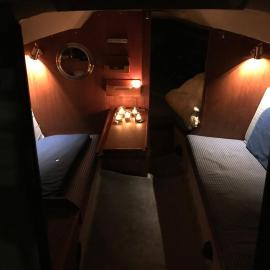Båten Josefin Grebbestad Gästhamn – hotel w mieście Grebbestad