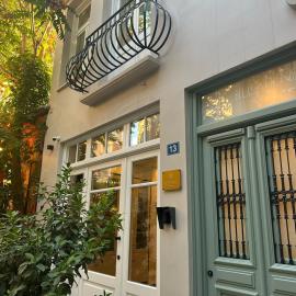 Belle Athenes - Luxury Rooms at Monastiraki Railway Station, hotel i Athen
