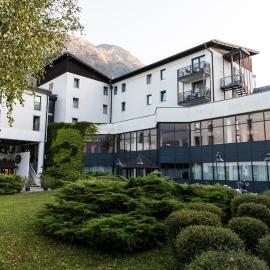 Viesnīca Hotel Alp pilsētā Boveca