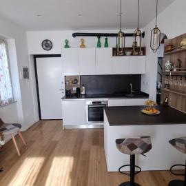 Evergreen House - Japartments