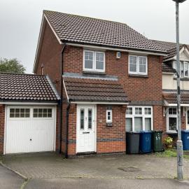 Quiet 3 bed semi with off street parking, hotel in Bingham