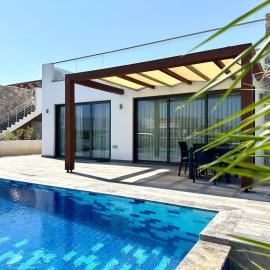 Deja Blue Bungalow 2 with private pool