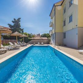 Residence Kamenjak Center, hotel u gradu 'Premantura'