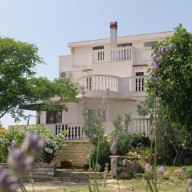 Apartment Maja, hotel a Dobropoljana