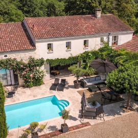 Logis de La Brumanderie، فندق في Fontcouverte
