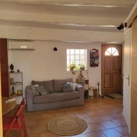 Studio à deux pas du village