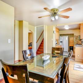 Large Yard | Deck | 20 Min to Highmark Stadium, hotel a Cheektowaga