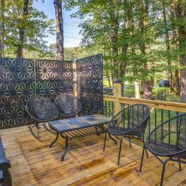 Family-Friendly Newfield Studio: 9 Mi to Ithaca!，Newfield的飯店