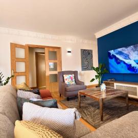 Spacious Penthouse with BBQ and Views, hotel di Praia