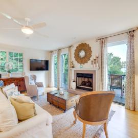 1 Mi to Indiana Dunes NP: Spacious Gary Home!, hotell i Gary