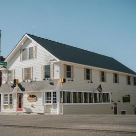 Hampton Bays Hotel On Main, hotelli kohteessa Hampton Bays
