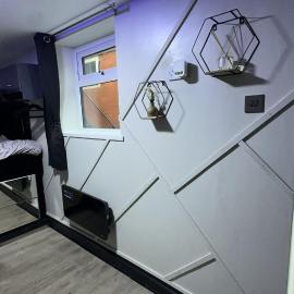Studio apartment in bolton town, hotel a Bolton