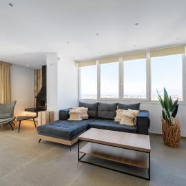 Emfasis Loft Spacious & Elegant knossos