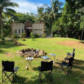 Staycation Bungalow at a Mountain Farm in Bataan, hotel u gradu Pilar