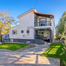 Makri Lux House 4 BDR