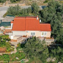 Apartments Tara، فندق في Brbinj